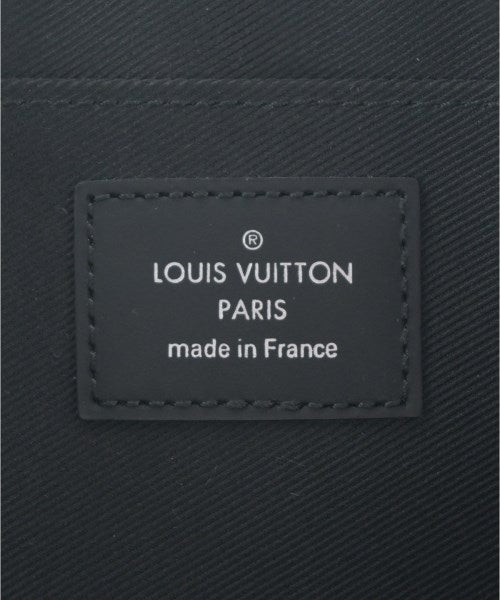 LOUIS VUITTON คลัตช์