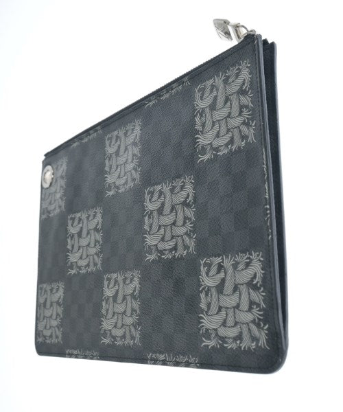 LOUIS VUITTON คลัตช์