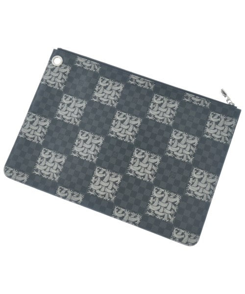 LOUIS VUITTON คลัตช์