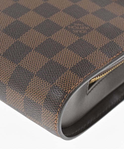 LOUIS VUITTON คลัตช์