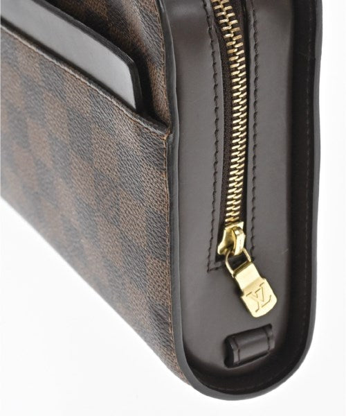 LOUIS VUITTON คลัตช์