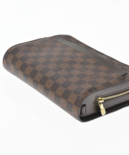 LOUIS VUITTON คลัตช์