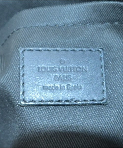 LOUIS VUITTON คลัตช์