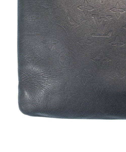 LOUIS VUITTON คลัตช์