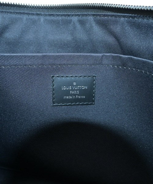 LOUIS VUITTON คลัตช์