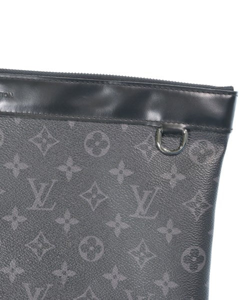 LOUIS VUITTON คลัตช์