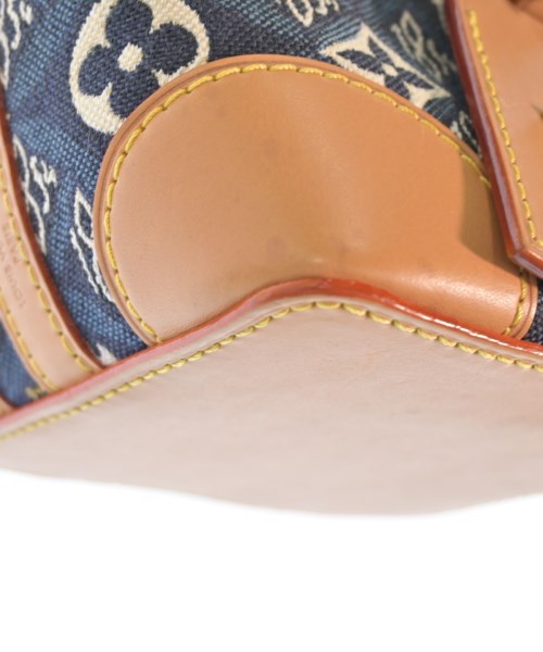 LOUIS VUITTON กระเป๋าสะพาย