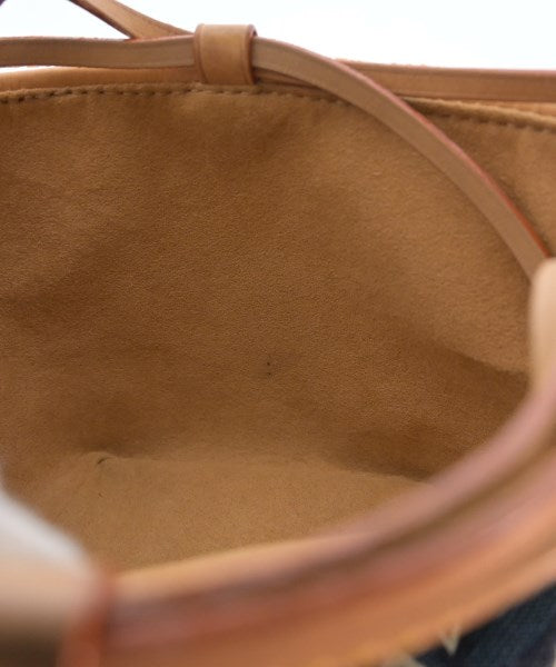 LOUIS VUITTON กระเป๋าสะพาย