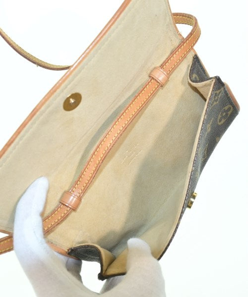 LOUIS VUITTON กระเป๋าสะพาย