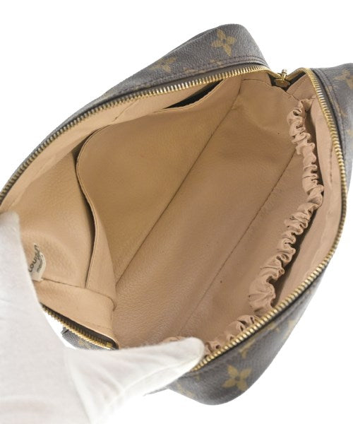 LOUIS VUITTON คลัตช์