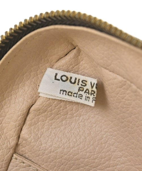 LOUIS VUITTON คลัตช์