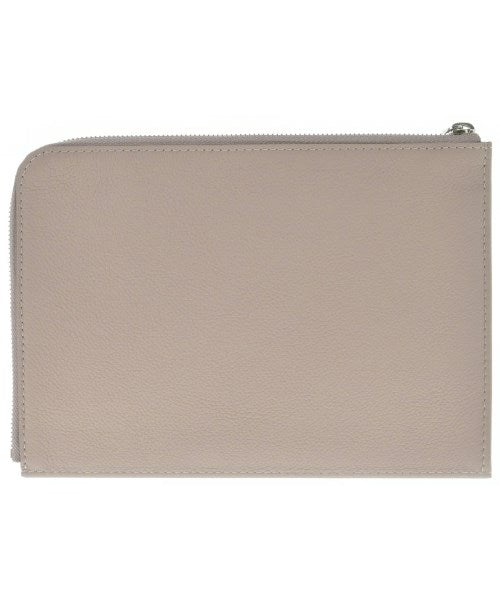 LOUIS VUITTON คลัตช์
