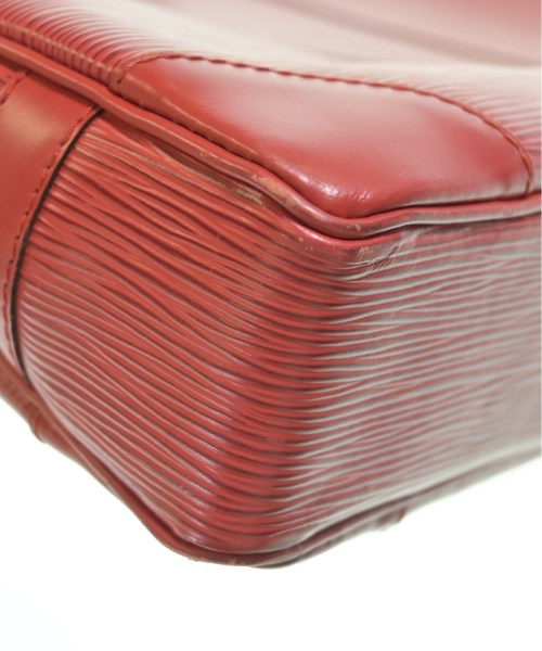 LOUIS VUITTON คลัตช์