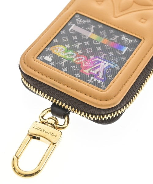 LOUIS VUITTON เครื่องประดับบนกระเป๋า