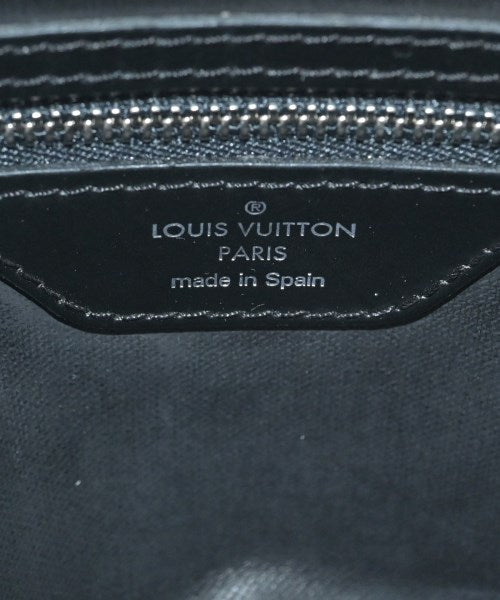 LOUIS VUITTON คลัตช์