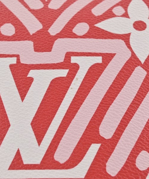 LOUIS VUITTON คลัตช์