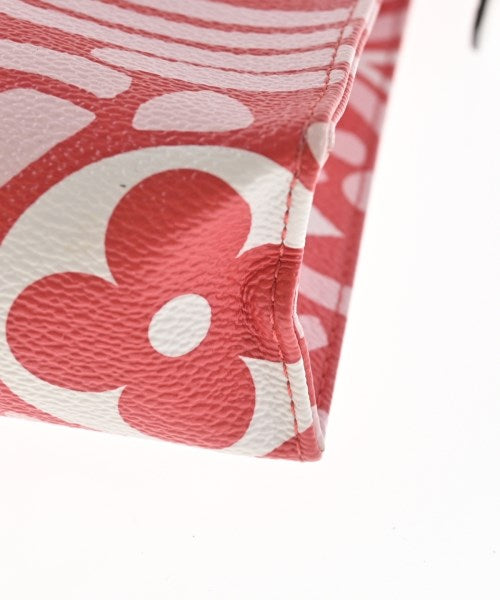 LOUIS VUITTON คลัตช์