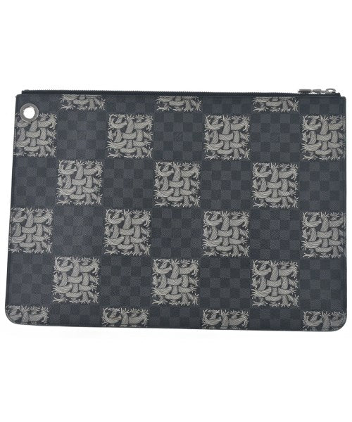 LOUIS VUITTON คลัตช์