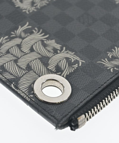 LOUIS VUITTON คลัตช์