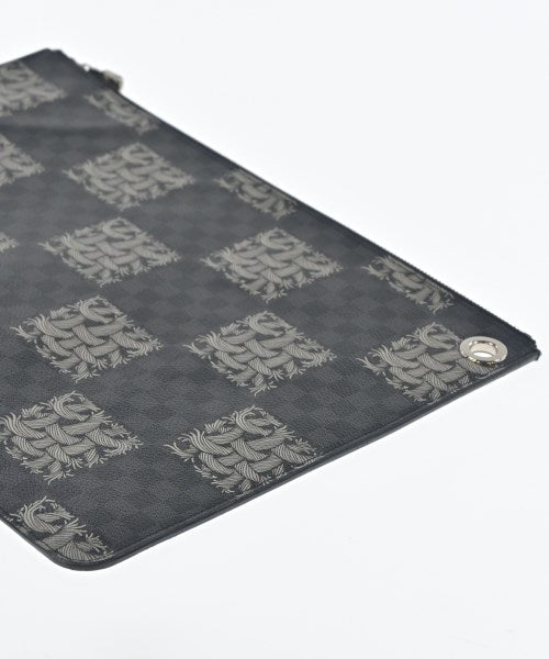 LOUIS VUITTON คลัตช์