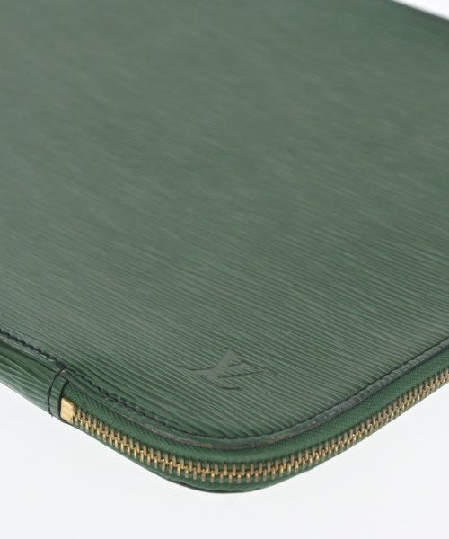 LOUIS VUITTON คลัตช์