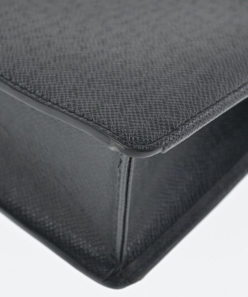 LOUIS VUITTON คลัตช์