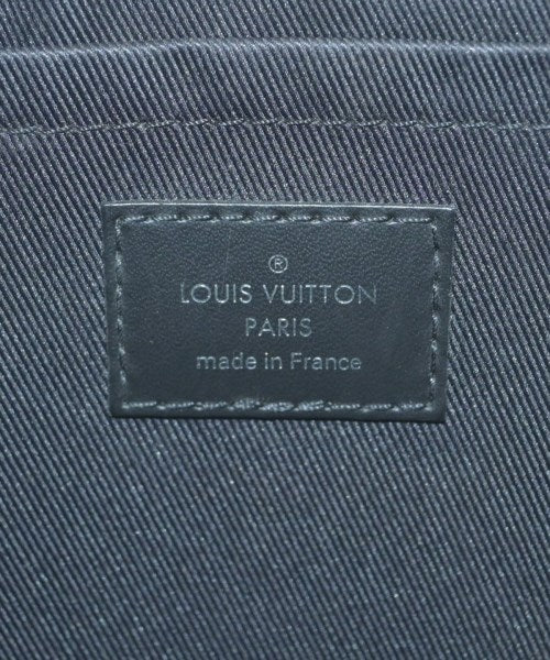 LOUIS VUITTON คลัตช์