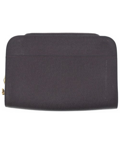 LOUIS VUITTON คลัตช์