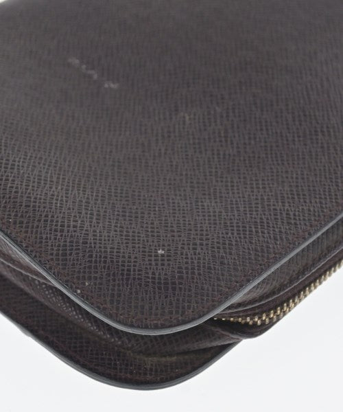 LOUIS VUITTON คลัตช์