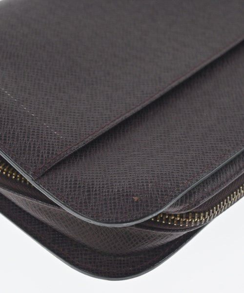 LOUIS VUITTON คลัตช์