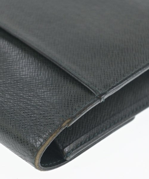 LOUIS VUITTON คลัตช์