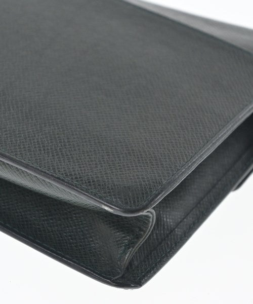 LOUIS VUITTON คลัตช์