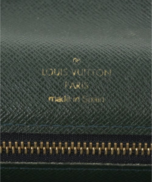 LOUIS VUITTON คลัตช์