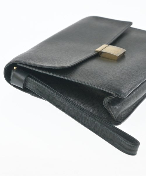 LOUIS VUITTON คลัตช์