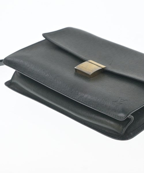 LOUIS VUITTON คลัตช์