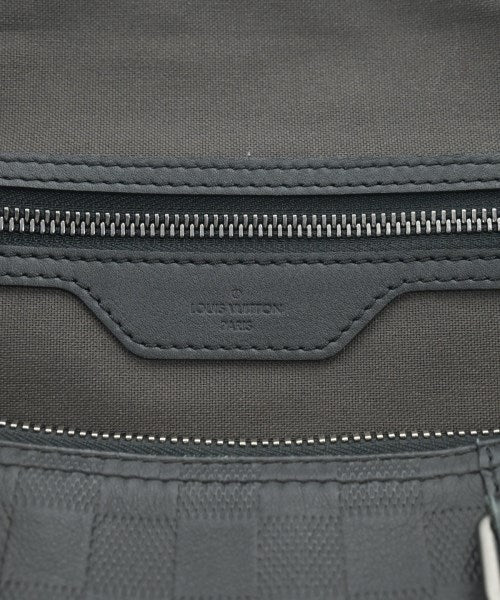 LOUIS VUITTON กระเป๋าใส่อุปกรณ์ขนาดใหญ่