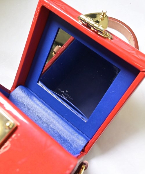 LOUIS VUITTON กระเป๋าสะพาย