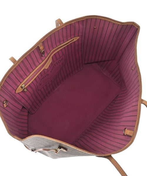 LOUIS VUITTON กระเป๋าสะพาย