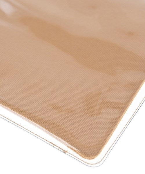 LOUIS VUITTON คลัตช์