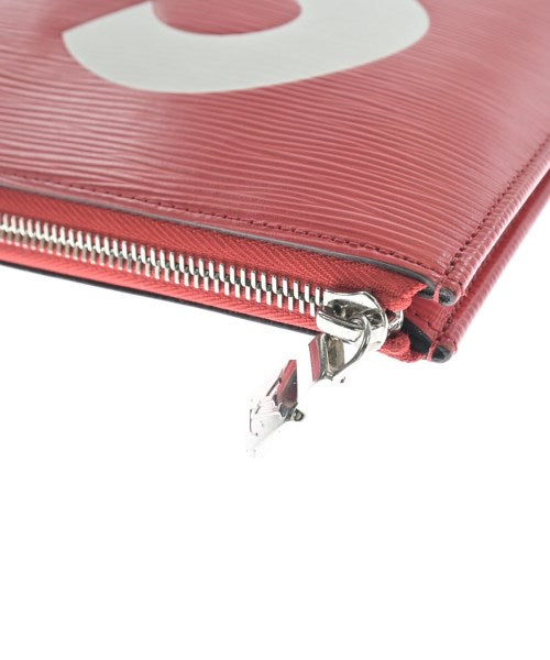 LOUIS VUITTON คลัตช์