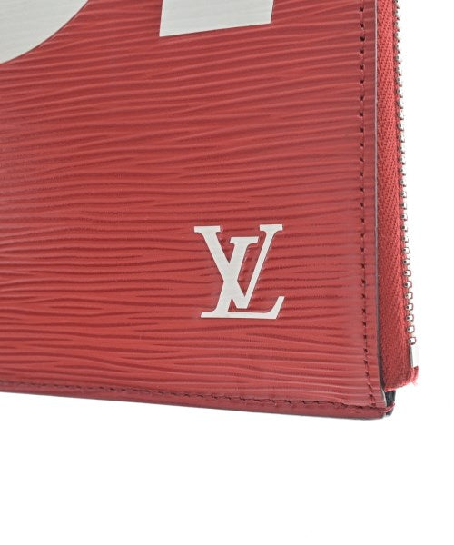 LOUIS VUITTON คลัตช์