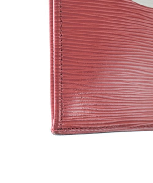 LOUIS VUITTON คลัตช์