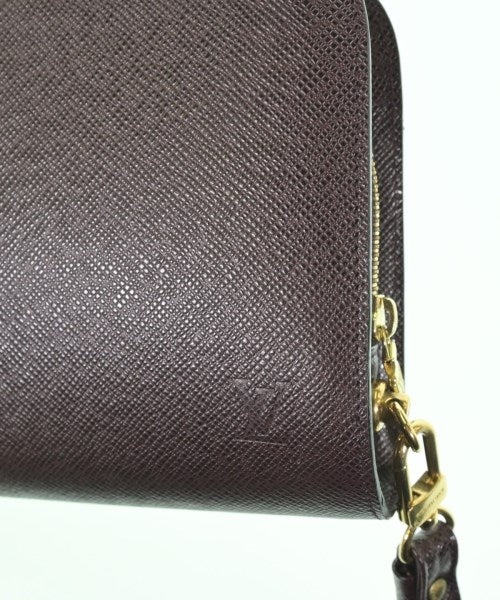 LOUIS VUITTON คลัตช์