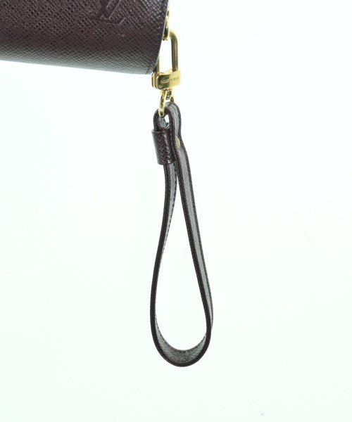 LOUIS VUITTON คลัตช์