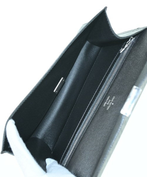 LOUIS VUITTON คลัตช์