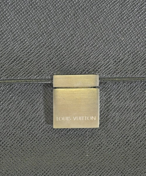LOUIS VUITTON คลัตช์