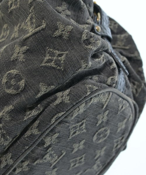 LOUIS VUITTON กระเป๋าสะพาย