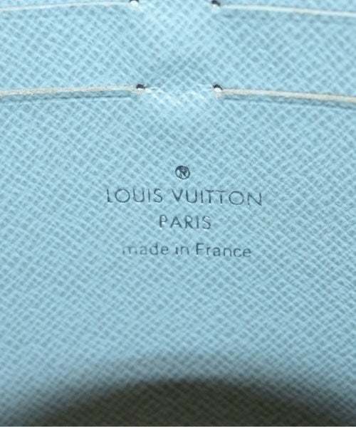 LOUIS VUITTON คลัตช์