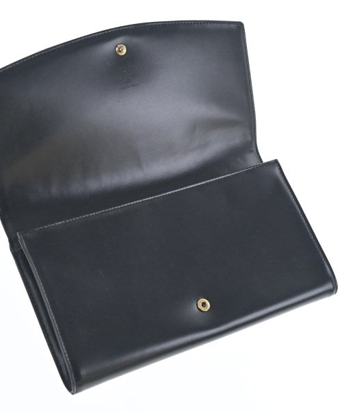 LOUIS VUITTON คลัตช์