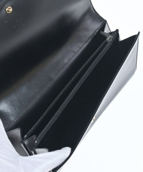 LOUIS VUITTON คลัตช์